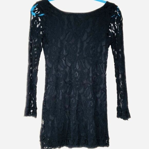 🌻CHIC🌻Backless Black Lace Long-Sleeve Mini Dress - Picture 1 of 9